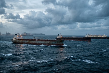 UK Adjusts Russian Sanctions to Ease Diesel & Jet Fuel Shortages