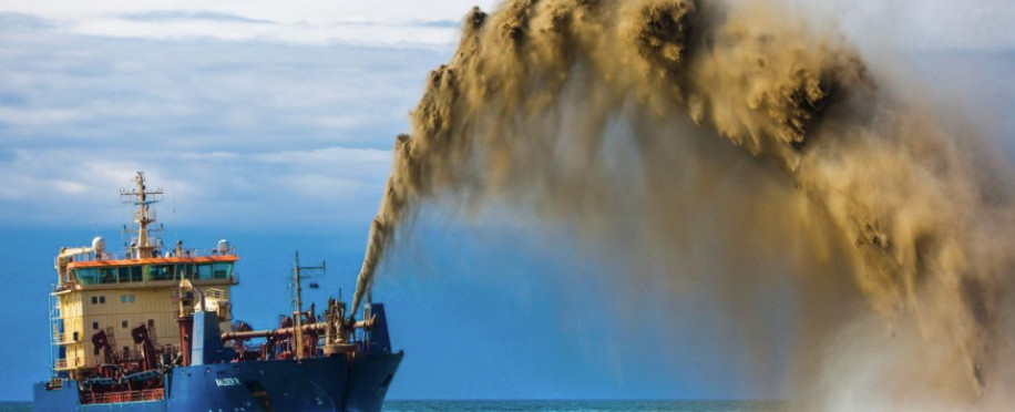 The UN Warns that Sand Dredging is Destroying Ocean Floors
