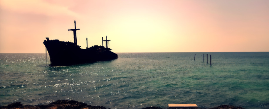 UN Begins Transporting Oil Off a Ship in Yemen to Avert Tragedy