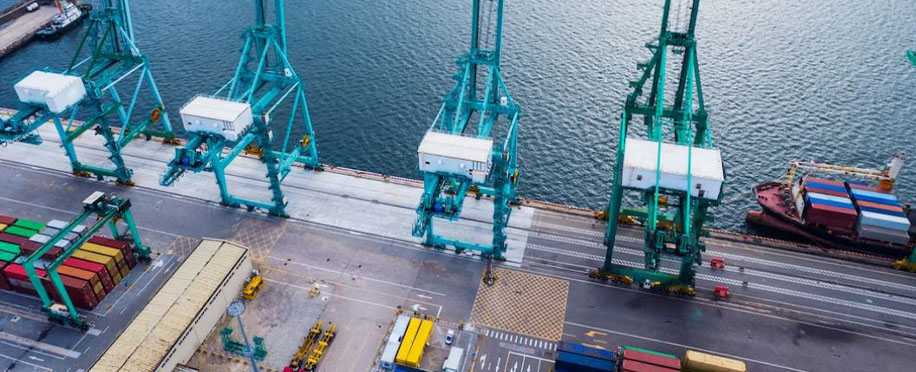 The Digital Revolution: Innovations Shaping the Future of Shipping Management